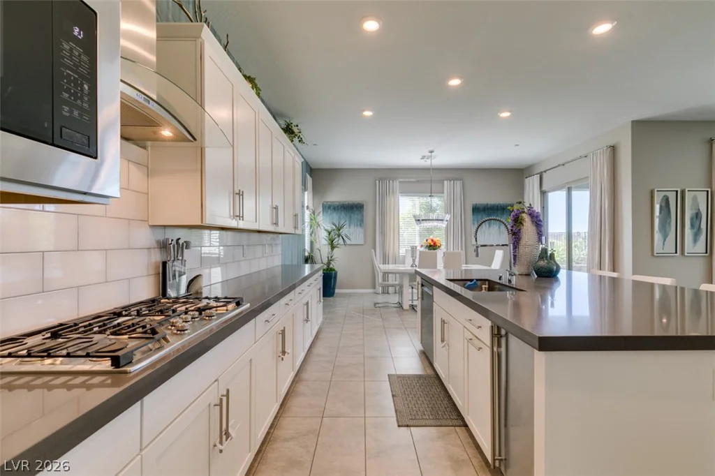 779 Glowing Horizon, Henderson, NV 89052