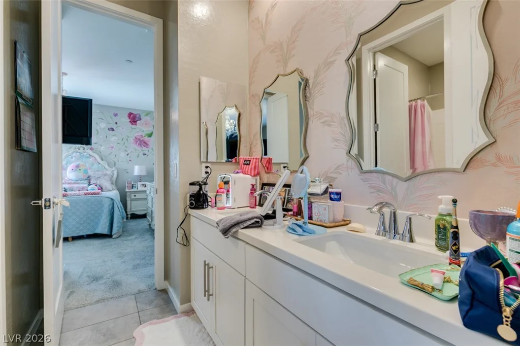 779 Glowing Horizon, Henderson, NV 89052