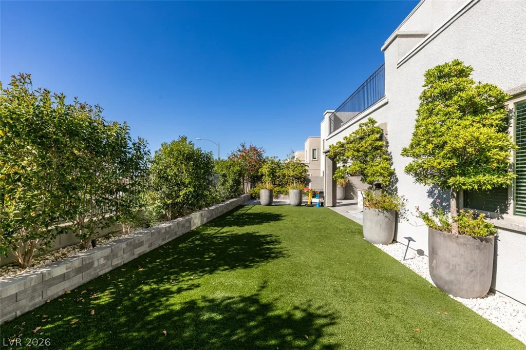 779 Glowing Horizon, Henderson, NV 89052
