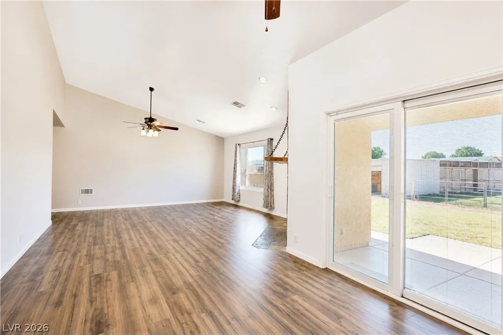 4325 Pebble, Las Vegas, NV 89139