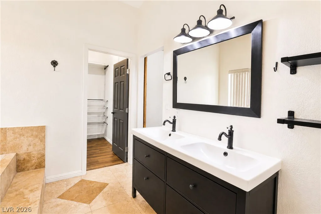 4325 Pebble, Las Vegas, NV 89139