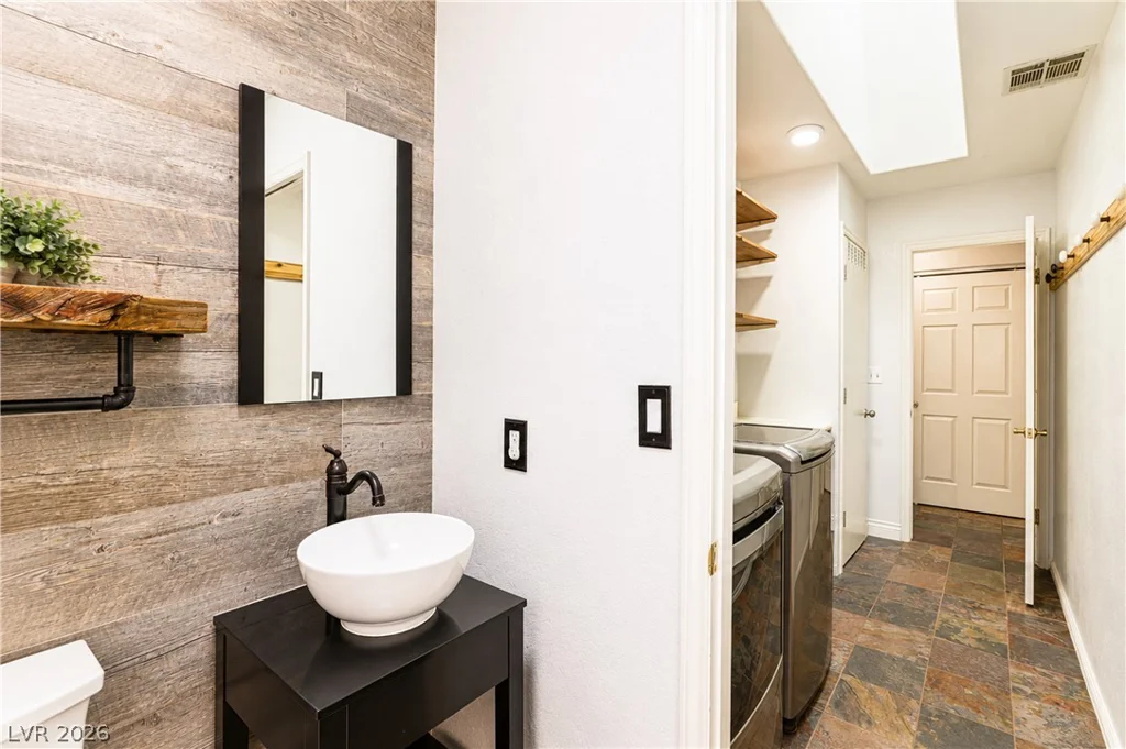 4325 Pebble, Las Vegas, NV 89139