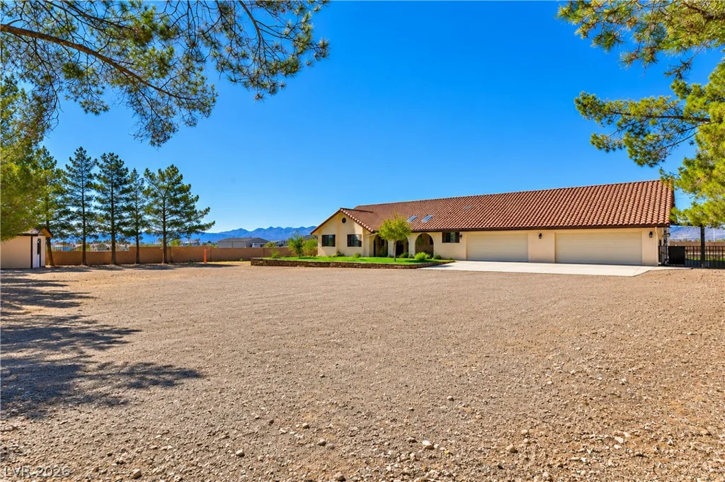 4325 Pebble, Las Vegas, NV 89139