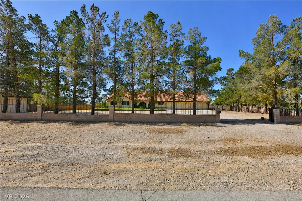 4325 Pebble, Las Vegas, NV 89139