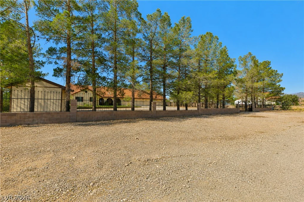4325 Pebble, Las Vegas, NV 89139