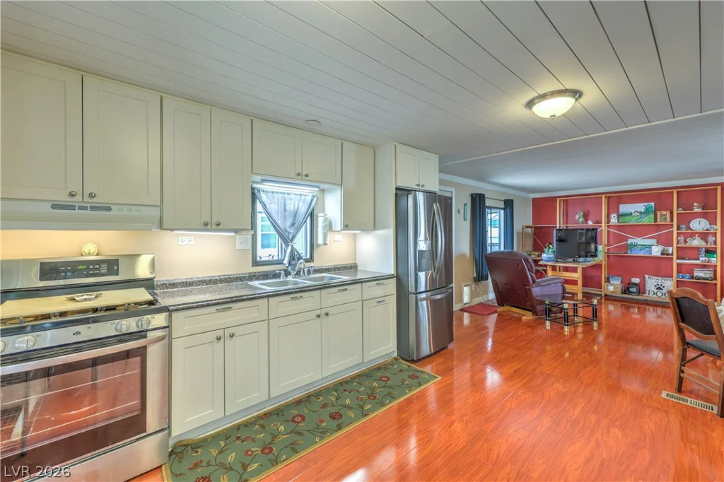 3472 Katmai, Las Vegas, NV 89122