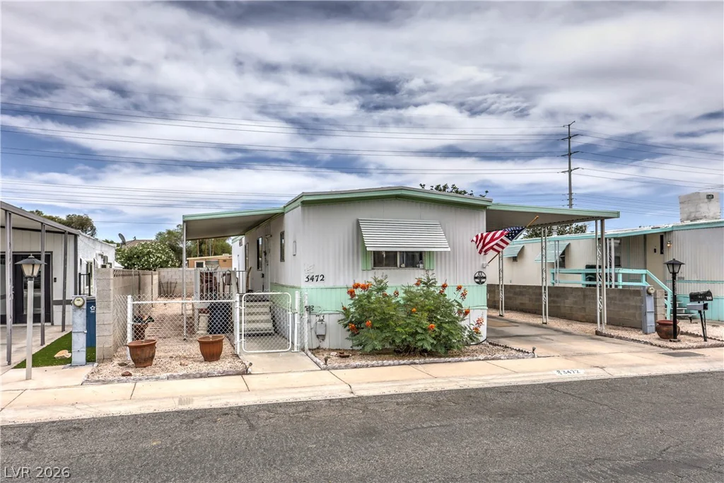 3472 Katmai, Las Vegas, NV 89122