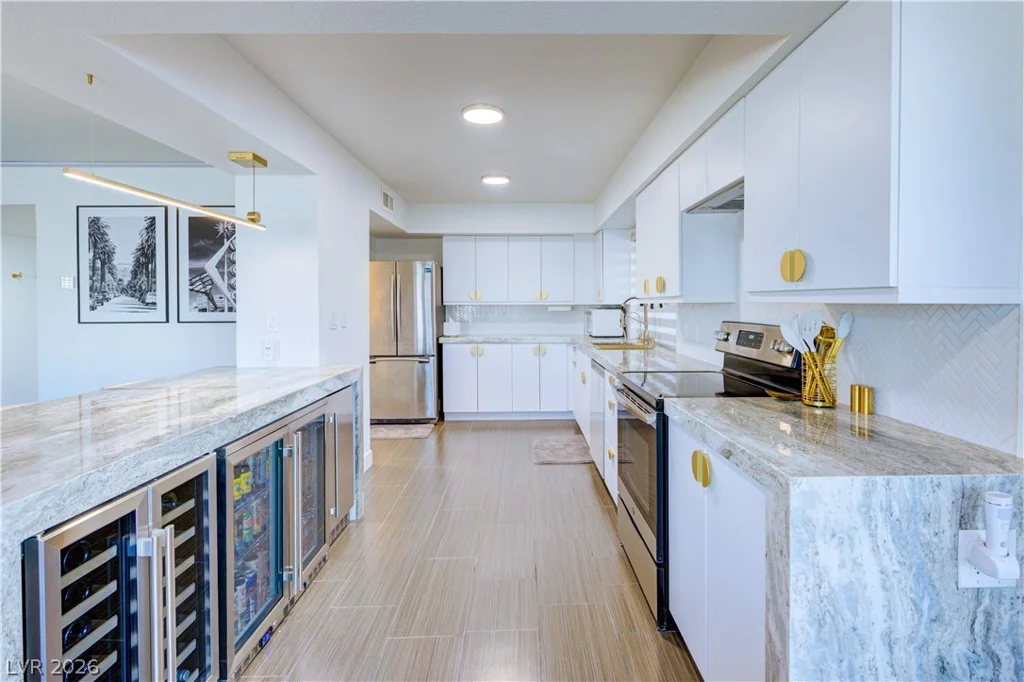 205 Harmon, Las Vegas, NV 89169