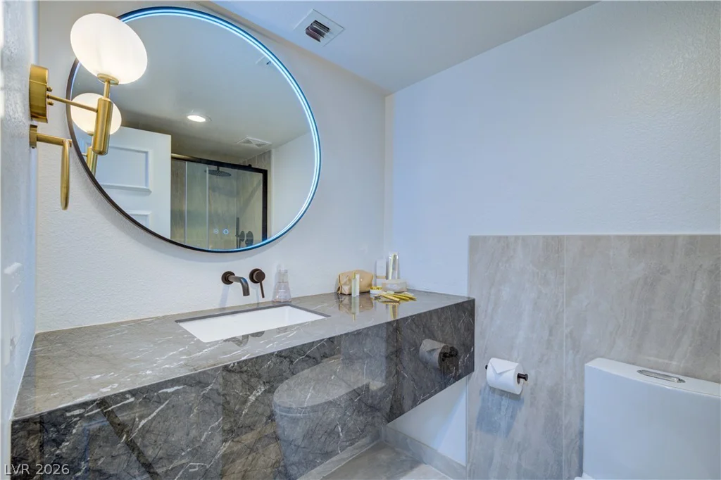 205 Harmon, Las Vegas, NV 89169