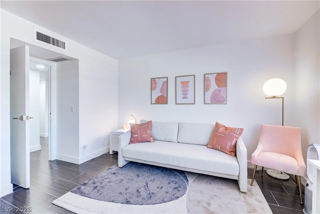 205 Harmon, Las Vegas, NV 89169