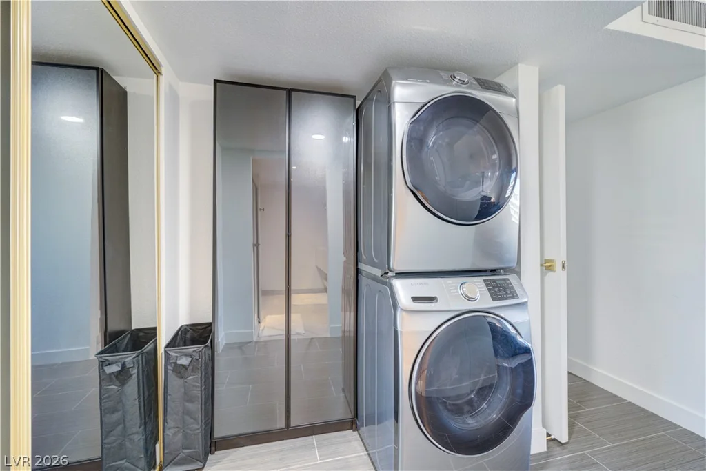 205 Harmon, Las Vegas, NV 89169