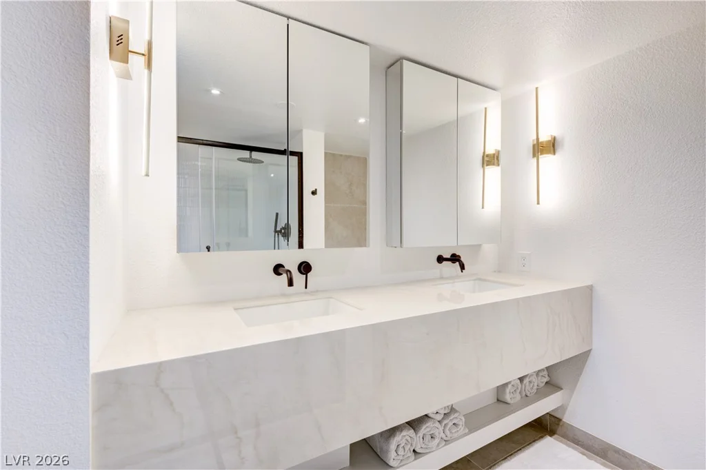 205 Harmon, Las Vegas, NV 89169