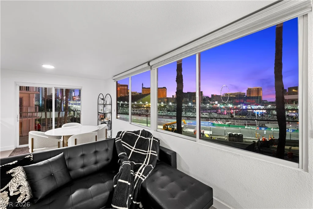 205 Harmon, Las Vegas, NV 89169