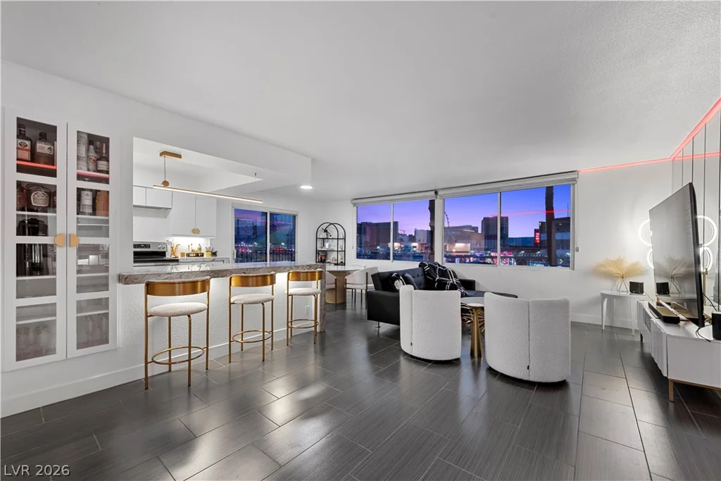 205 Harmon, Las Vegas, NV 89169