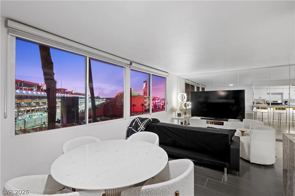 205 Harmon, Las Vegas, NV 89169