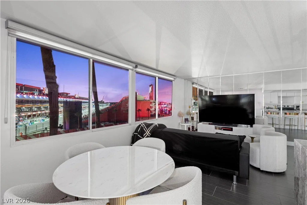 205 Harmon, Las Vegas, NV 89169
