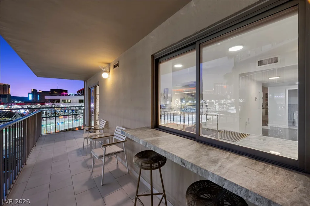 205 Harmon, Las Vegas, NV 89169