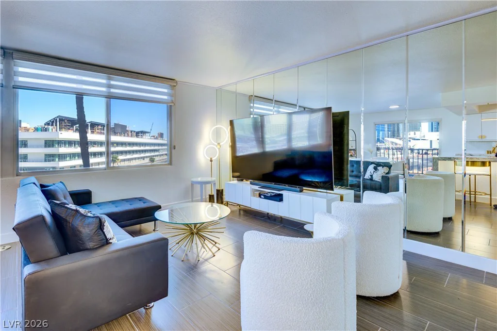 205 Harmon, Las Vegas, NV 89169