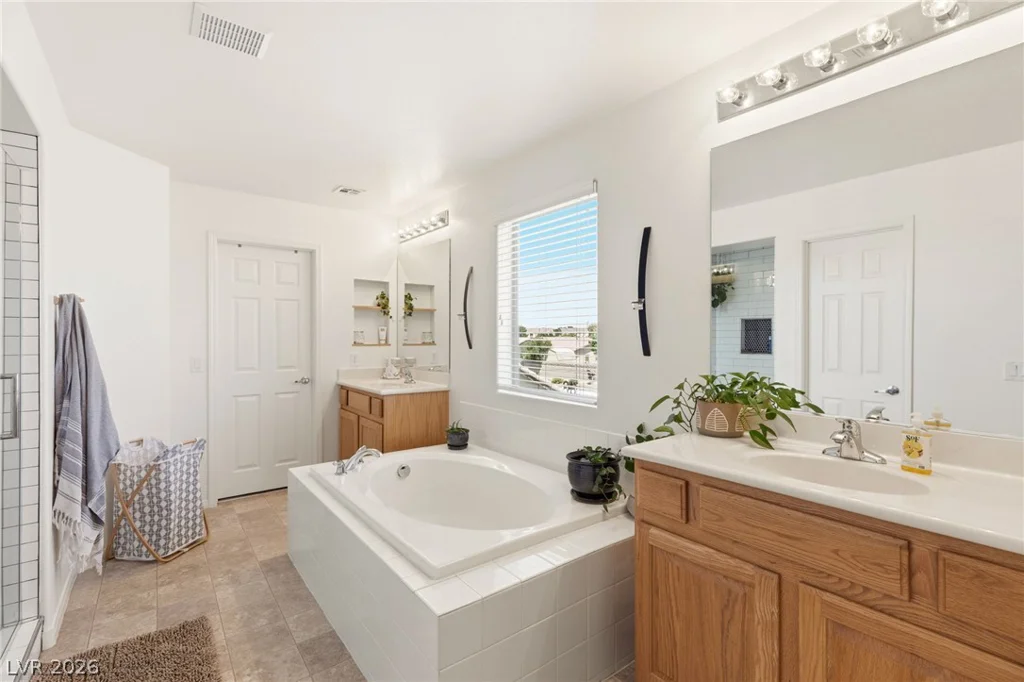 5016 Stone Bay, Las Vegas, NV 89131
