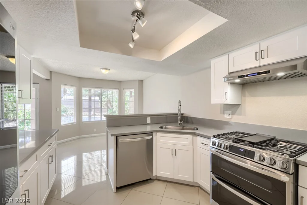 6709 Evanston, Las Vegas, NV 89108
