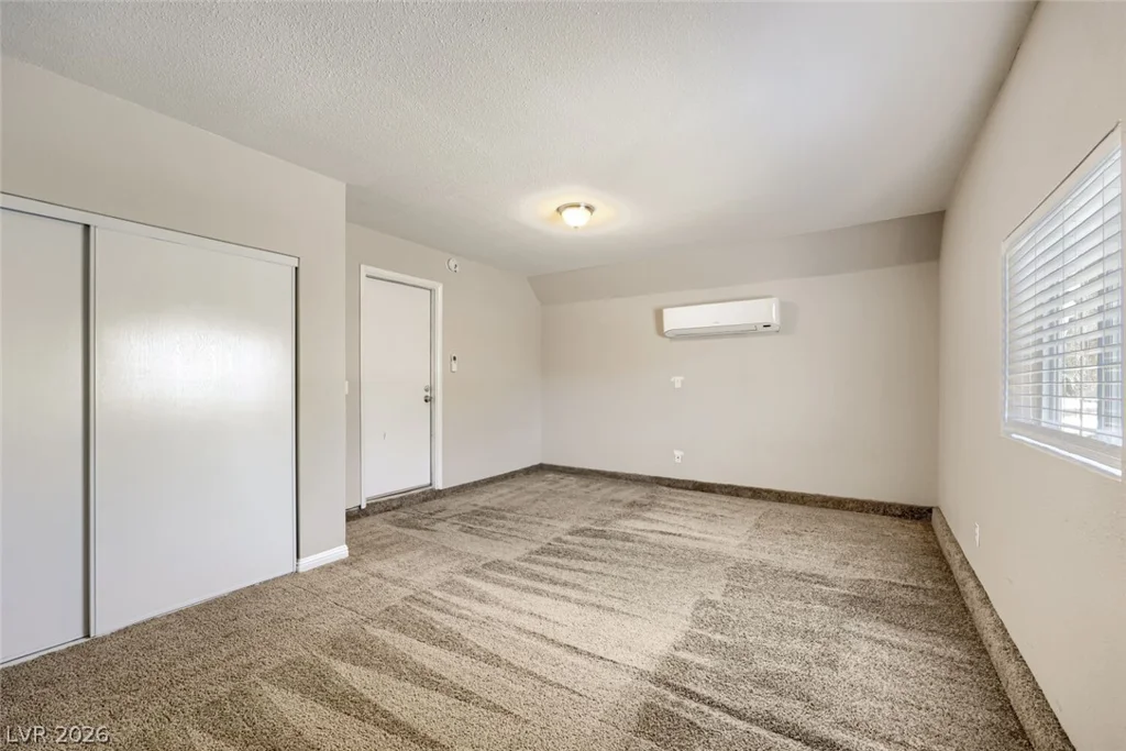 6709 Evanston, Las Vegas, NV 89108