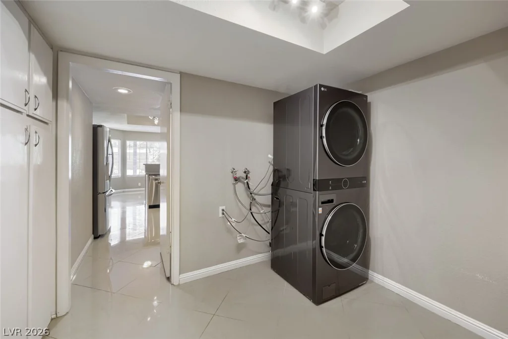 6709 Evanston, Las Vegas, NV 89108