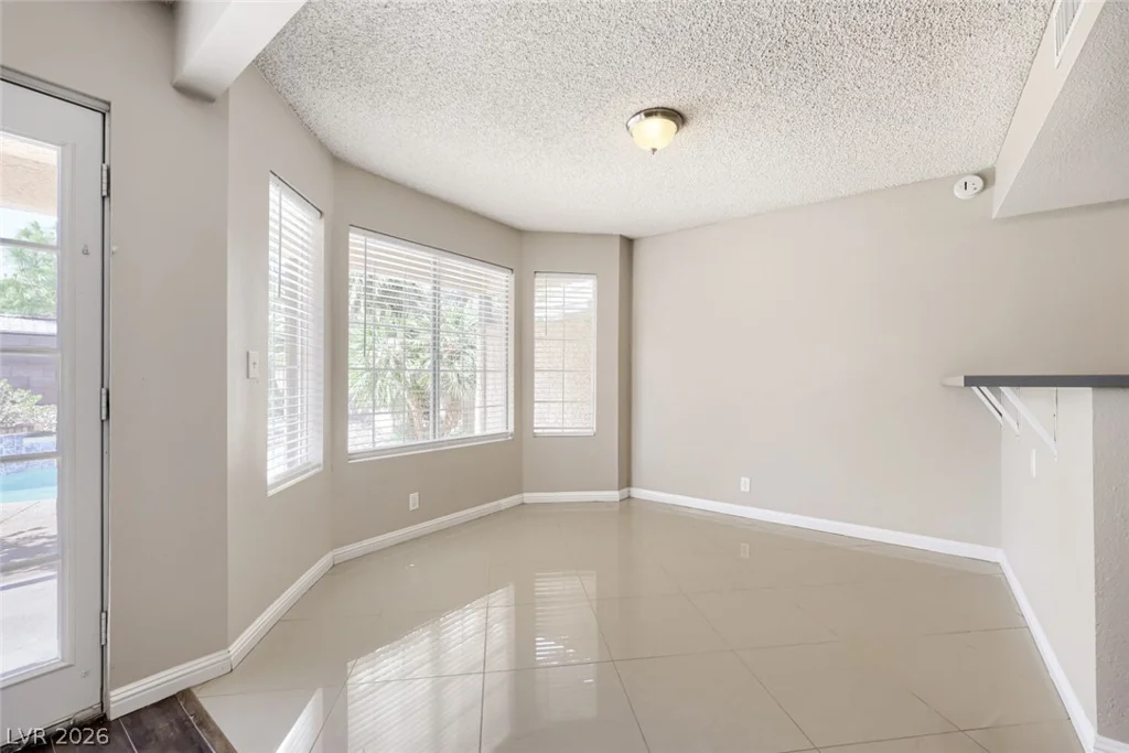 6709 Evanston, Las Vegas, NV 89108