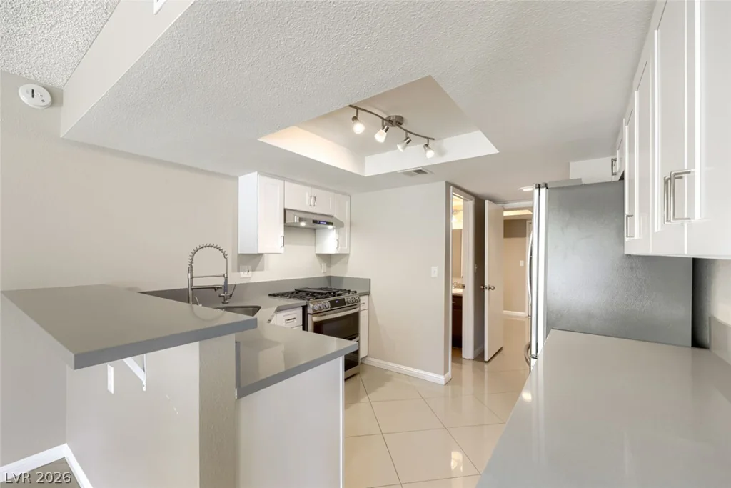 6709 Evanston, Las Vegas, NV 89108