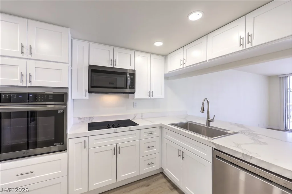 750 Royal Crest, Las Vegas, NV 89169