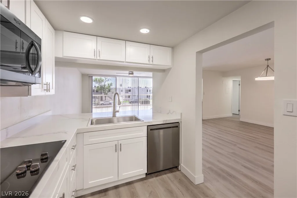 750 Royal Crest, Las Vegas, NV 89169