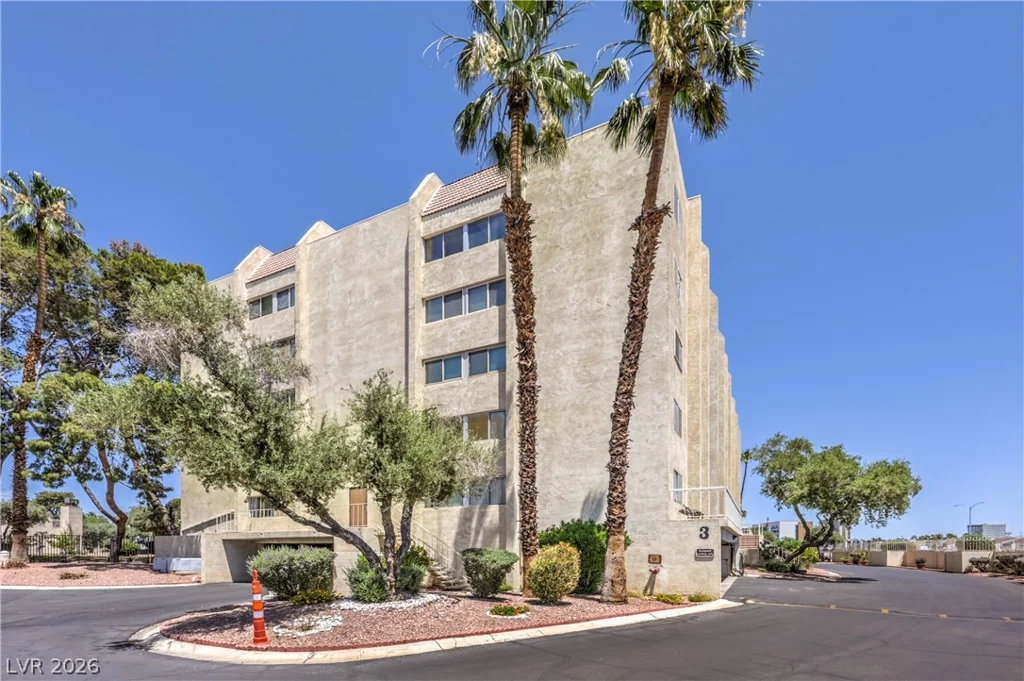 750 Royal Crest, Las Vegas, NV 89169