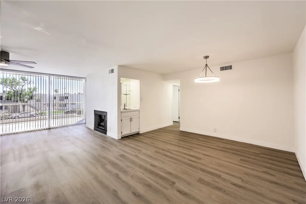 750 Royal Crest, Las Vegas, NV 89169