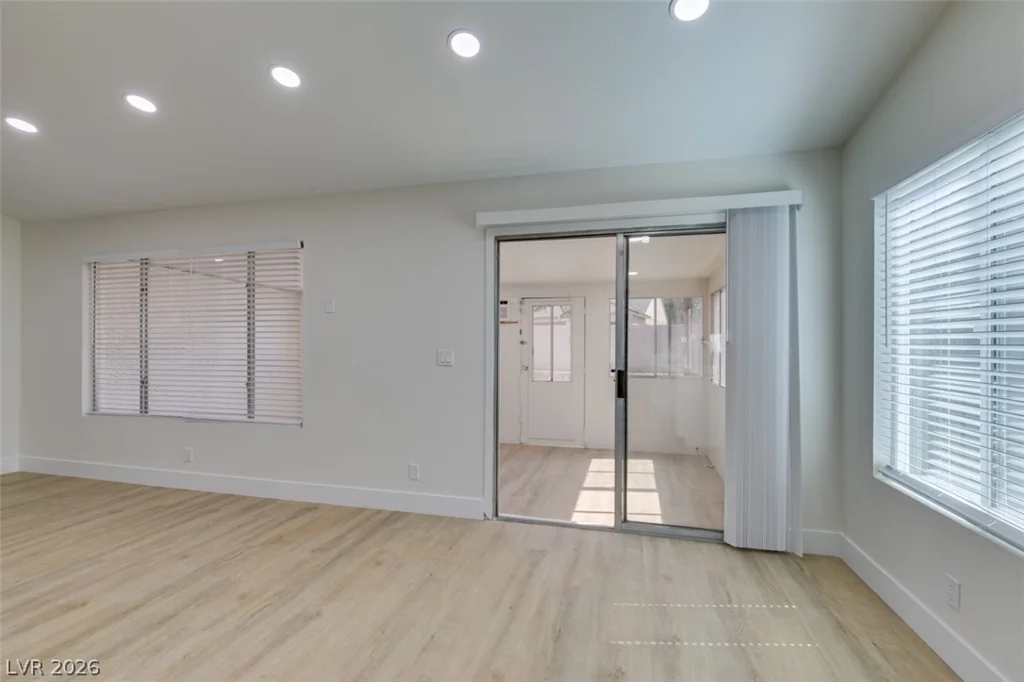 5574 Ballinger, Las Vegas, NV 89142