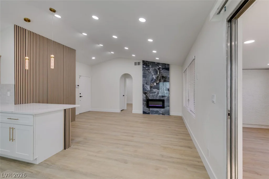 5574 Ballinger, Las Vegas, NV 89142