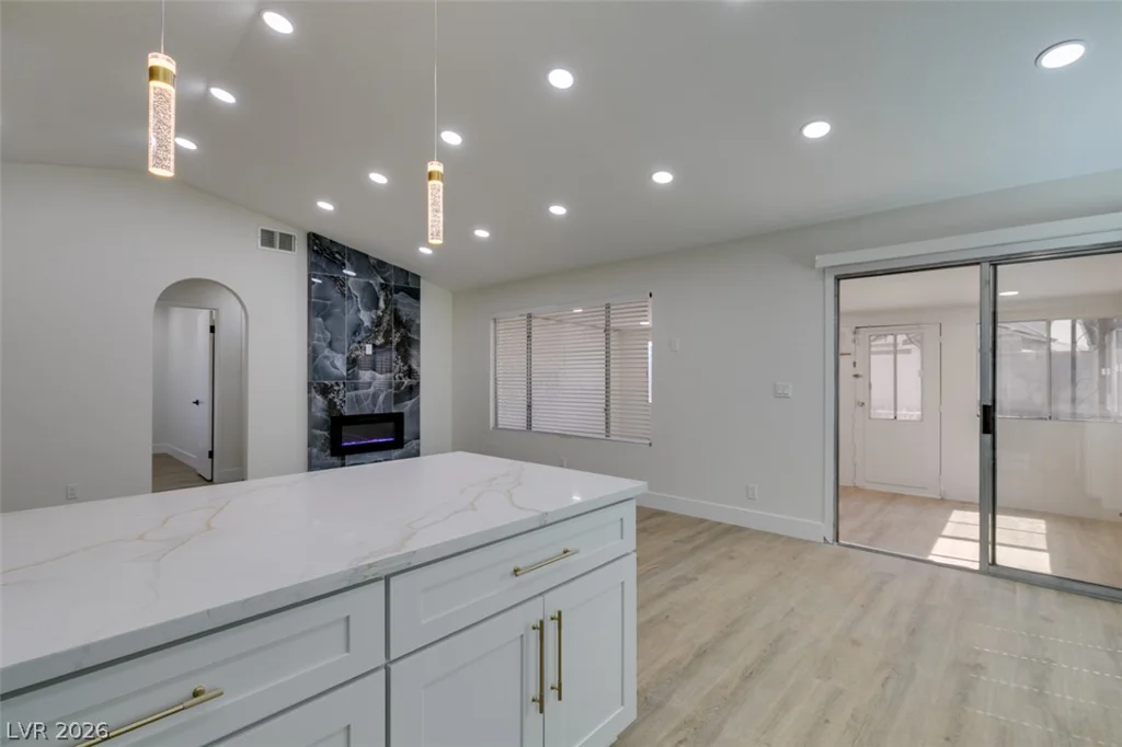 5574 Ballinger, Las Vegas, NV 89142