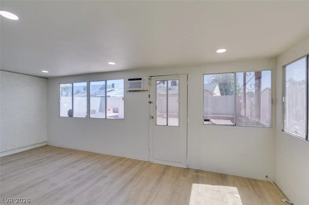 5574 Ballinger, Las Vegas, NV 89142