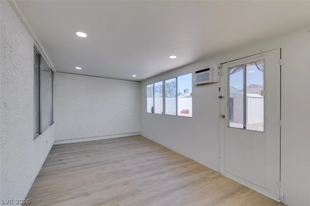 5574 Ballinger, Las Vegas, NV 89142