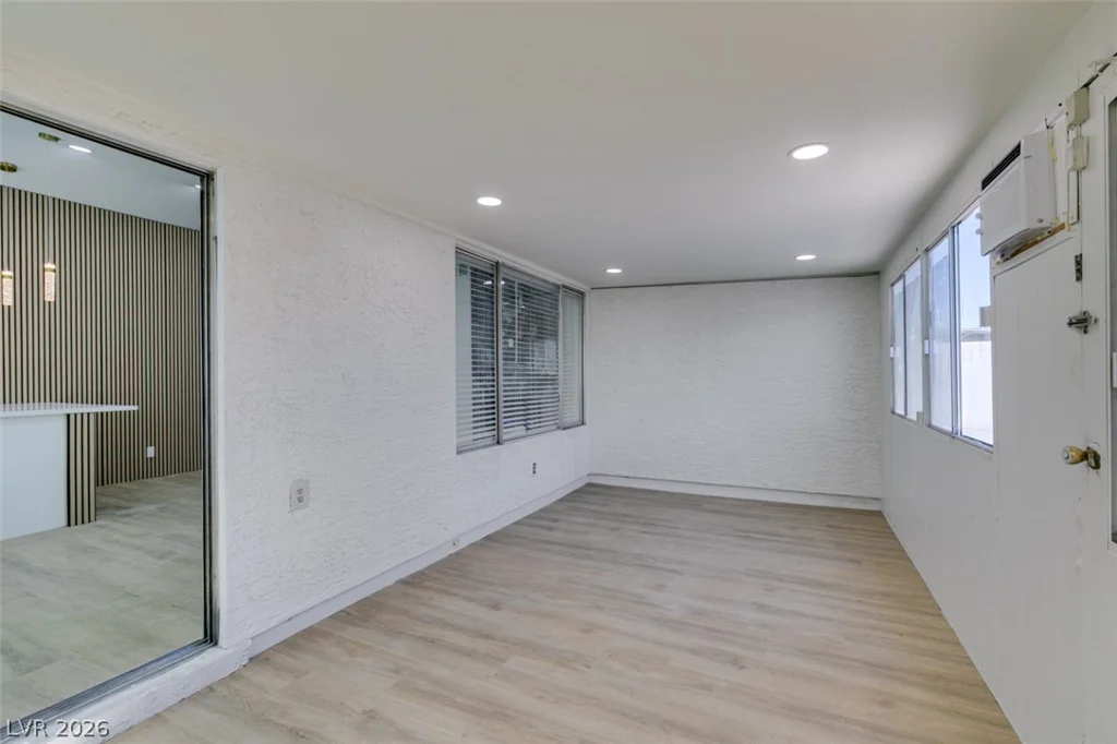 5574 Ballinger, Las Vegas, NV 89142