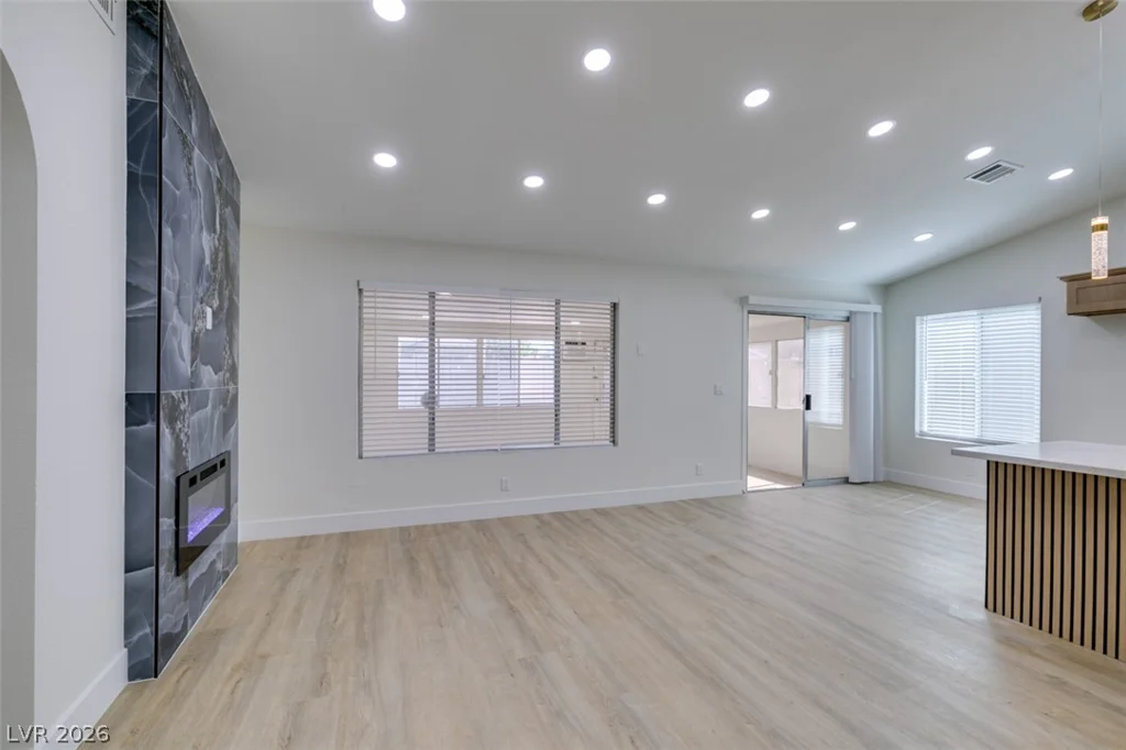 5574 Ballinger, Las Vegas, NV 89142