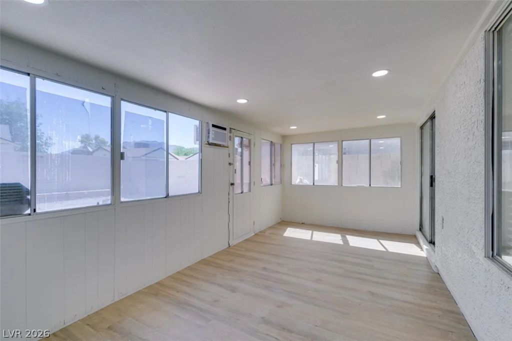 5574 Ballinger, Las Vegas, NV 89142