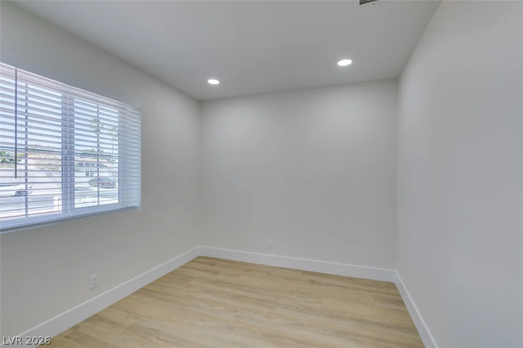 5574 Ballinger, Las Vegas, NV 89142