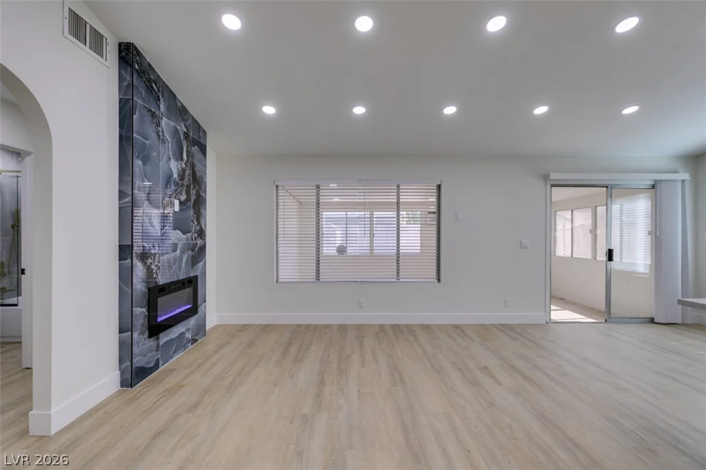 5574 Ballinger, Las Vegas, NV 89142