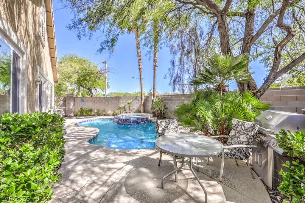 808 Cambridge Cross, Las Vegas, NV 89144