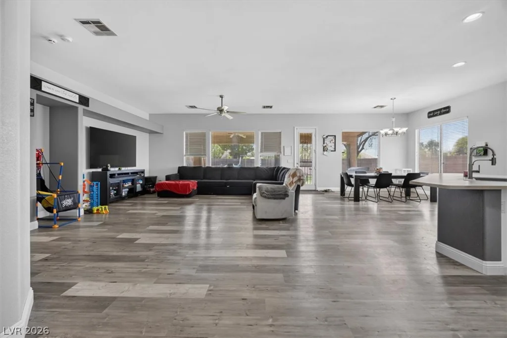 7116 Painted Paradise, Las Vegas, NV 89131