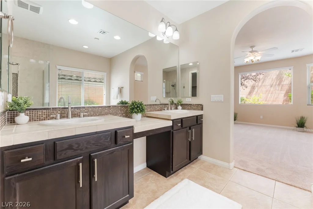 10242 Timberline Peak, Las Vegas, NV 89166