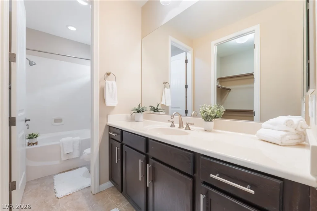 10242 Timberline Peak, Las Vegas, NV 89166