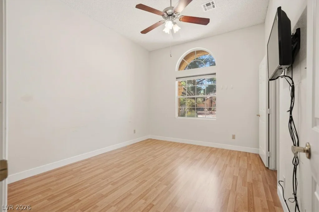 5537 Port Barrington, Las Vegas, NV 89130