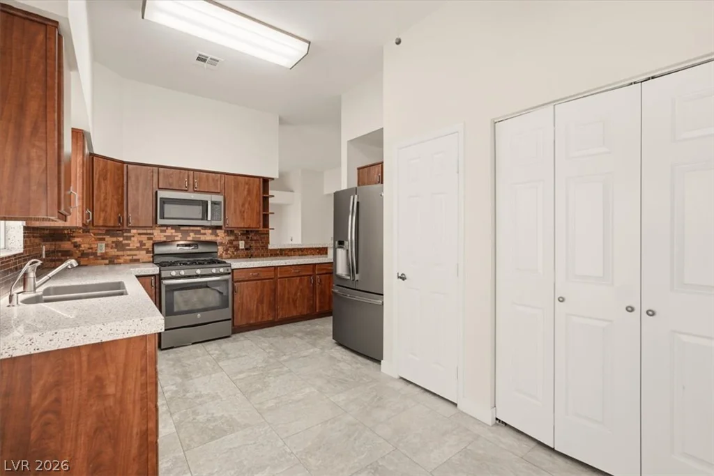 5537 Port Barrington, Las Vegas, NV 89130