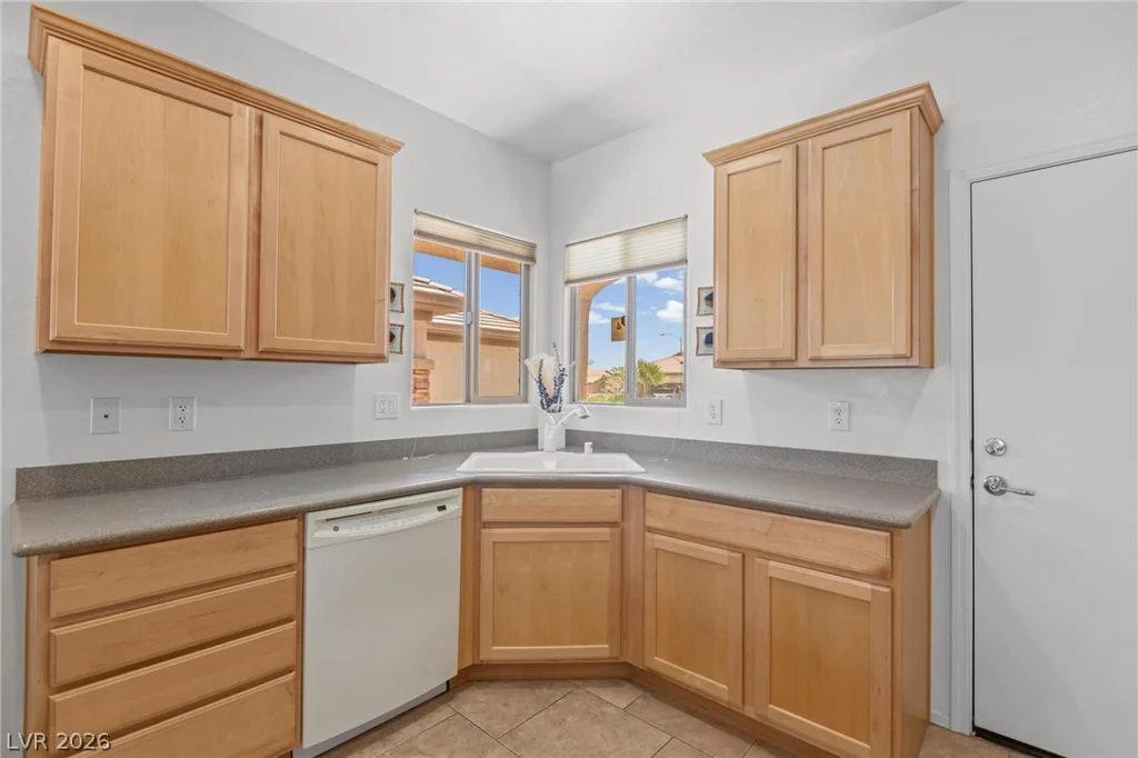 6160 Isola Peak, Las Vegas, NV 89122