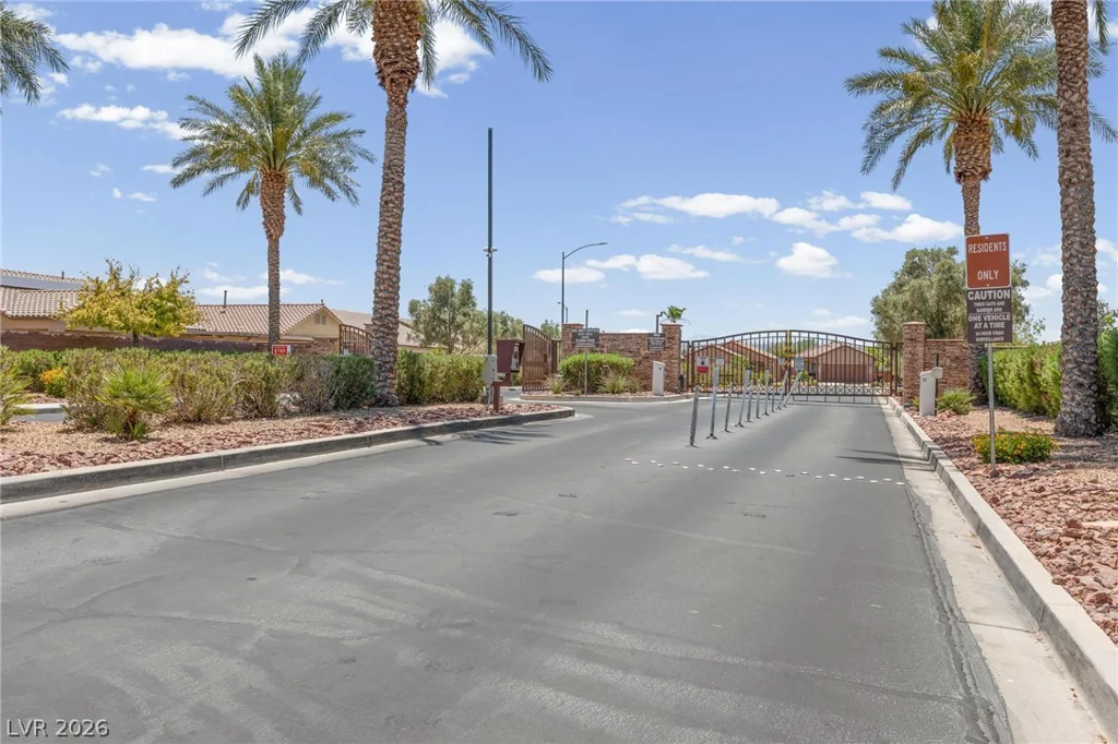 6160 Isola Peak, Las Vegas, NV 89122